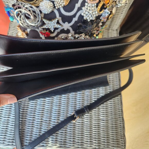 CHLOE ~ Faye Shoulder Bag Leather and Suede ~ BLACK ~ Beautiful! EUC - Picture 6 of 6